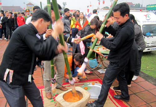 Vui xuân với lễ hội Lồng Tồng 2013